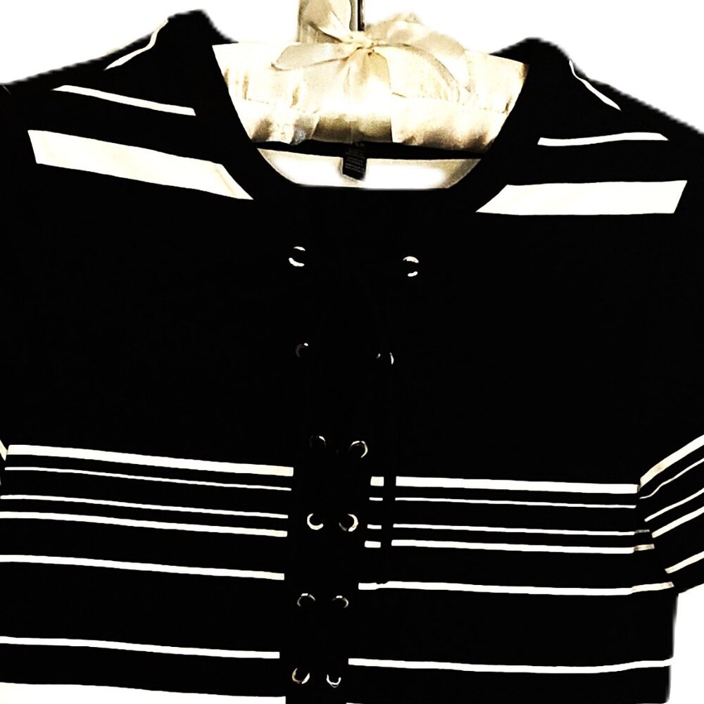 (NWOT) WHBM BLACK and WHITE STRIPED SHORT SLEEVED DRESS SIZE XXS - Picture 9 of 13